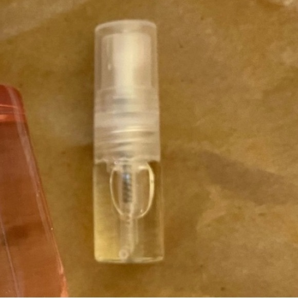 Phlur Missing Person 2mL Decant Sample with Spray - Picture 2 of 7